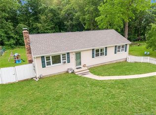 80 Forest Dr, Uncasville, CT 06382