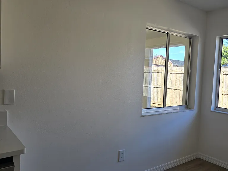 1868 E Cooper Dr — Photo 5