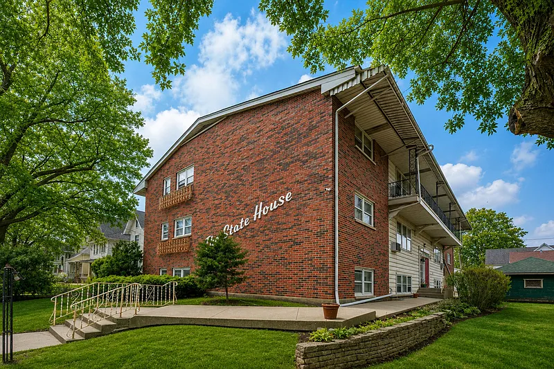 1 bed, 1.0 bath, 796 sqft, $2,000 — Photo 4
