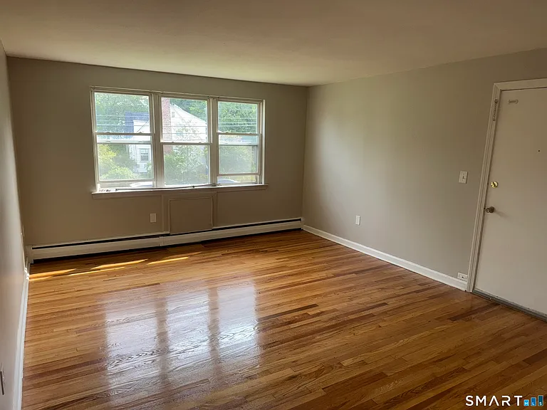 752 New Britain Ave #4 — Photo 12