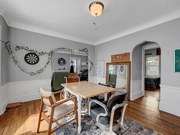 2nd image of 2523 Pleasant Ave #1