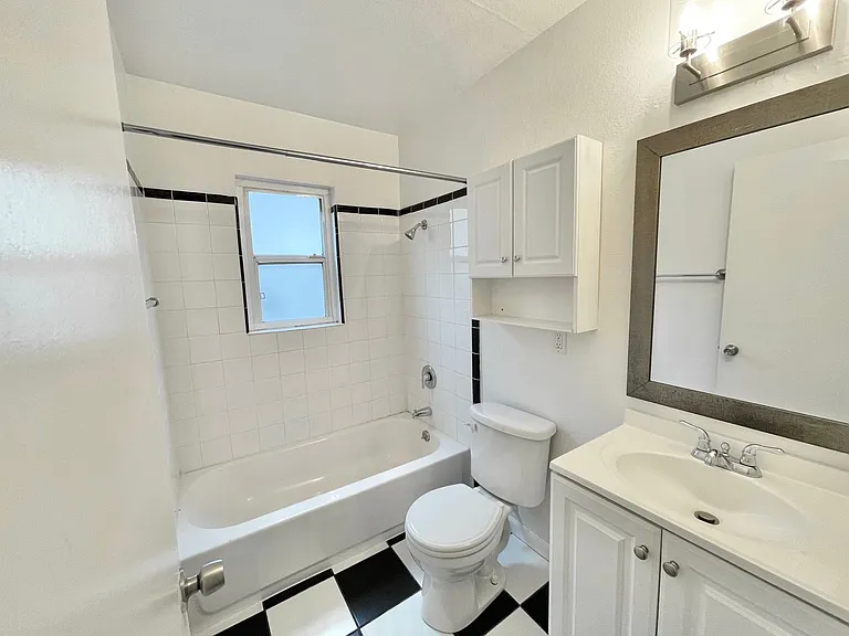 1315 G Street — Photo 9