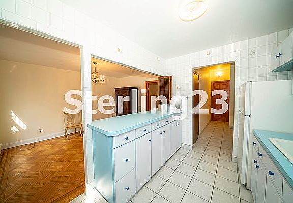 5th image of 2330 36th St #1
