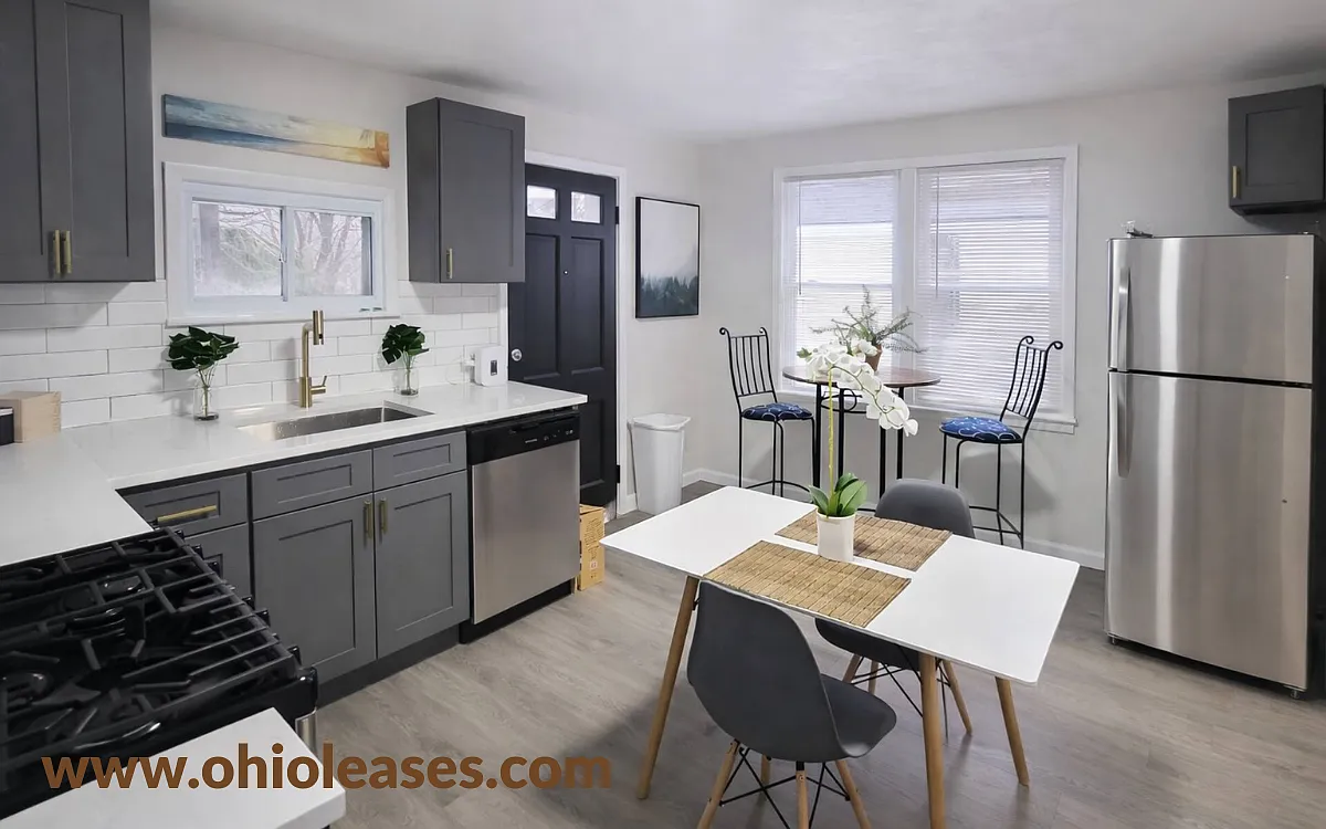 7272 Free Ave photo 1