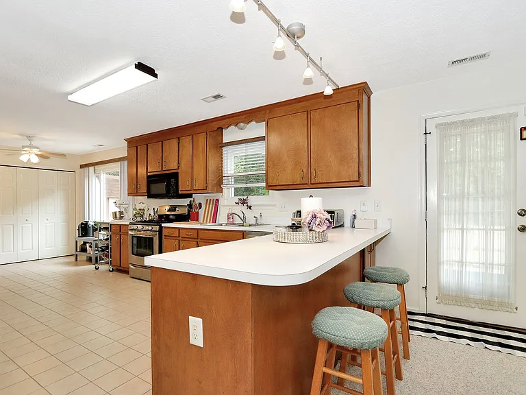 304 Charity Ln — Photo 11