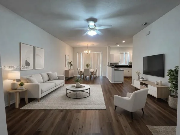 336 River Bluff Ln, Royal Palm Beach, FL 33411