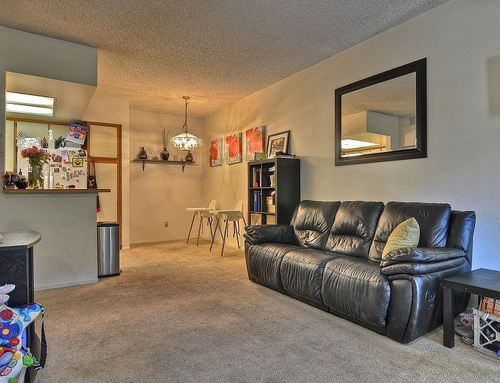 1st image of 22 Marbella Aisle