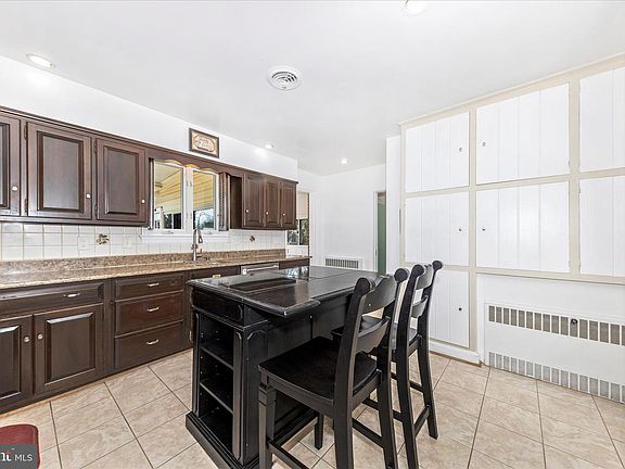 5th image of 9504 Veirs Dr