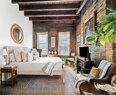 Sold by Compass | media 1