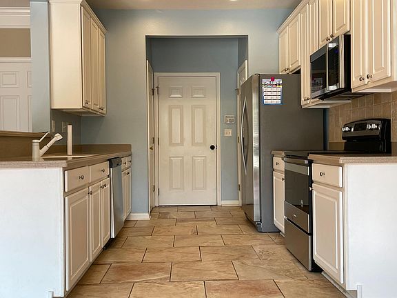 5th image of 11121 Castlemain Cir S