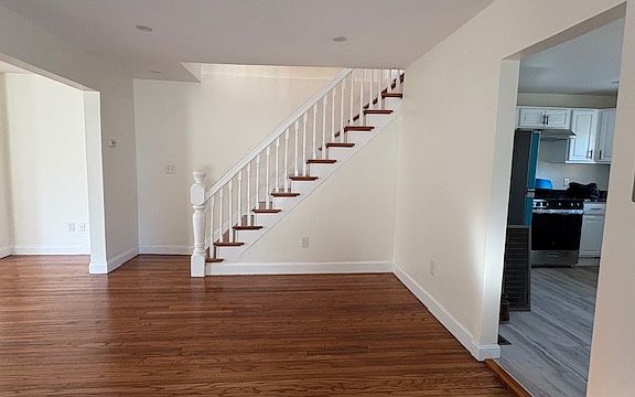 4th image of 76-78 Crystal Cove Ave