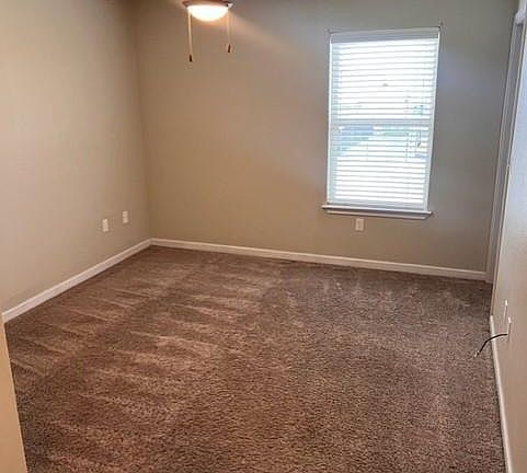 5th image of 1615 W Eisenhower St #226
