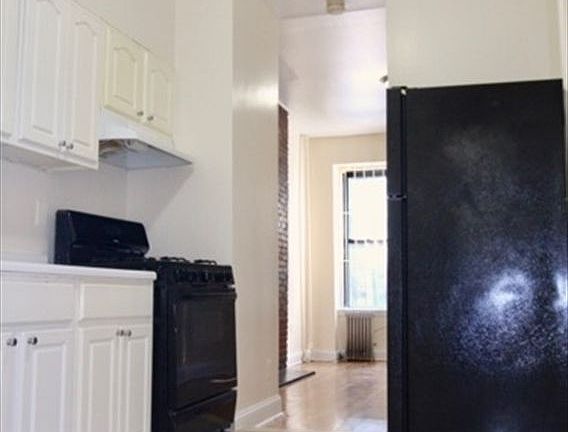2nd image of 435 W 46th St APT 1fe