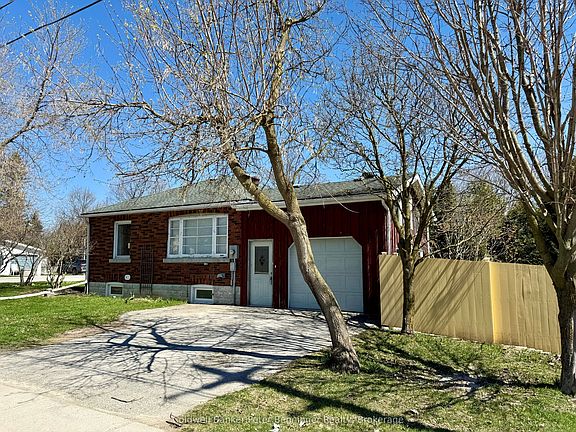 2nd image of 501 Napier St