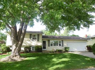 2916 Marrett Dr, Mishawaka, IN 46544