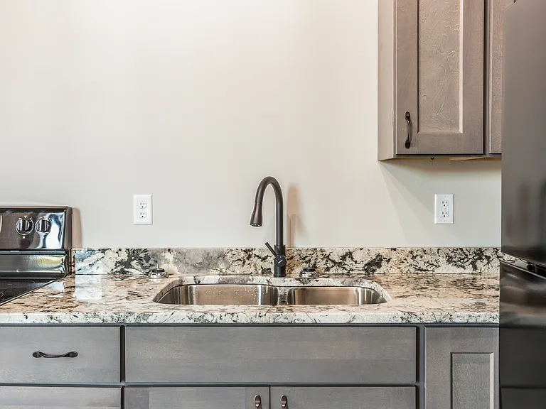 218 W Kemp Ave — Photo 5