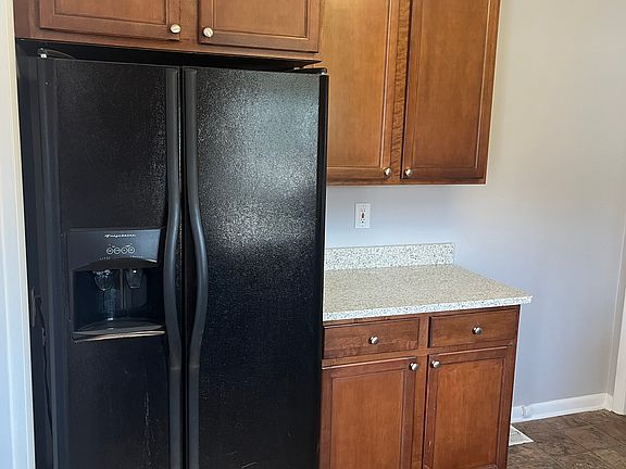 3rd image of 541 Claymont Dr