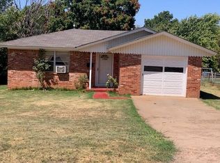 910 N Market St, Cordell, OK 73632