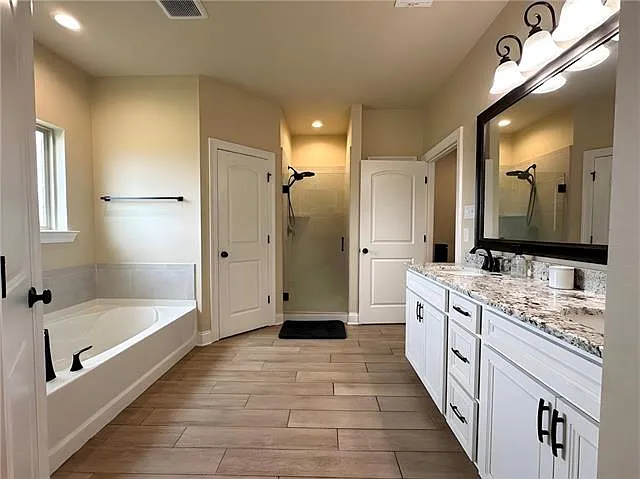 204 Cypress Bnd — Photo 9