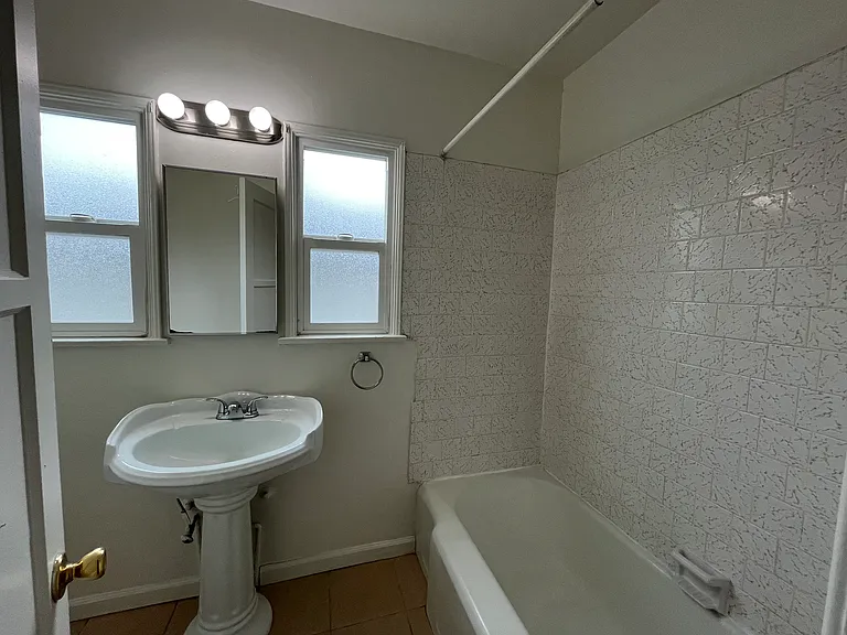 2573 S Sepulveda Blvd — Photo 8