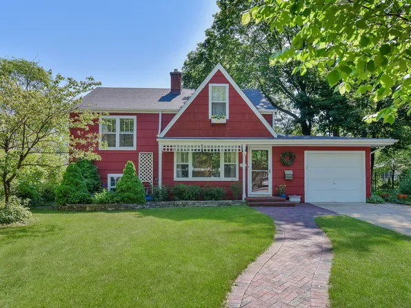 419 S Knollwood Dr, Wheaton, IL 60187