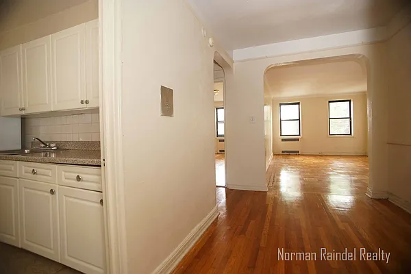 Rented by Norman Raindel, LREB | media 2