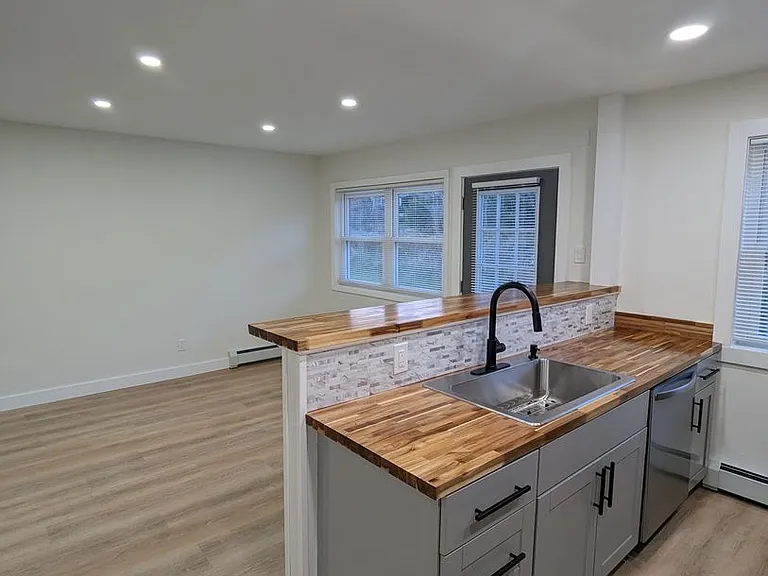 158 West Hill Rd — Photo 2