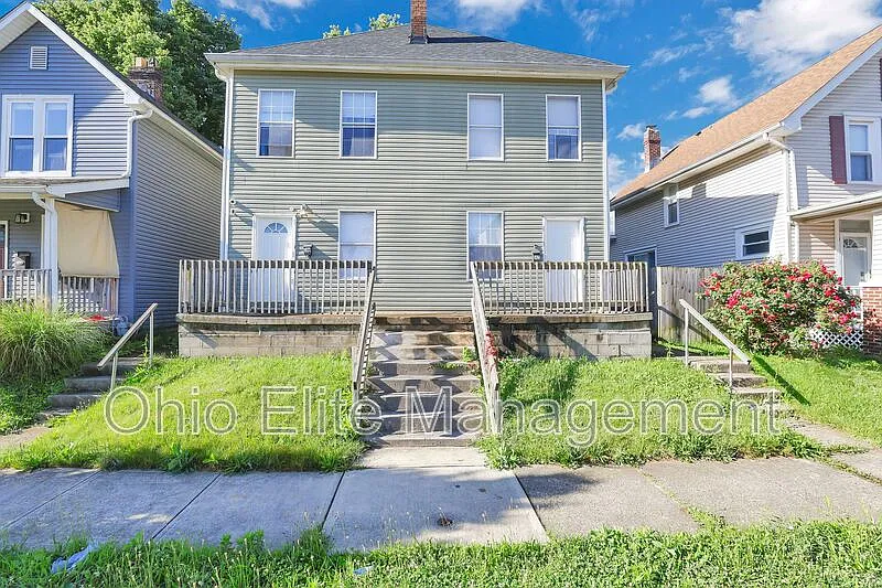 2 bed, 1.0 bath, $900 — Photo 2