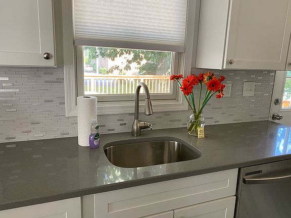 5th image of 229 Livingston Ave #1