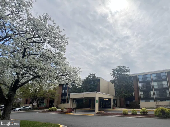 2921 N Leisure World Blvd #1204, Silver Spring, MD 20906