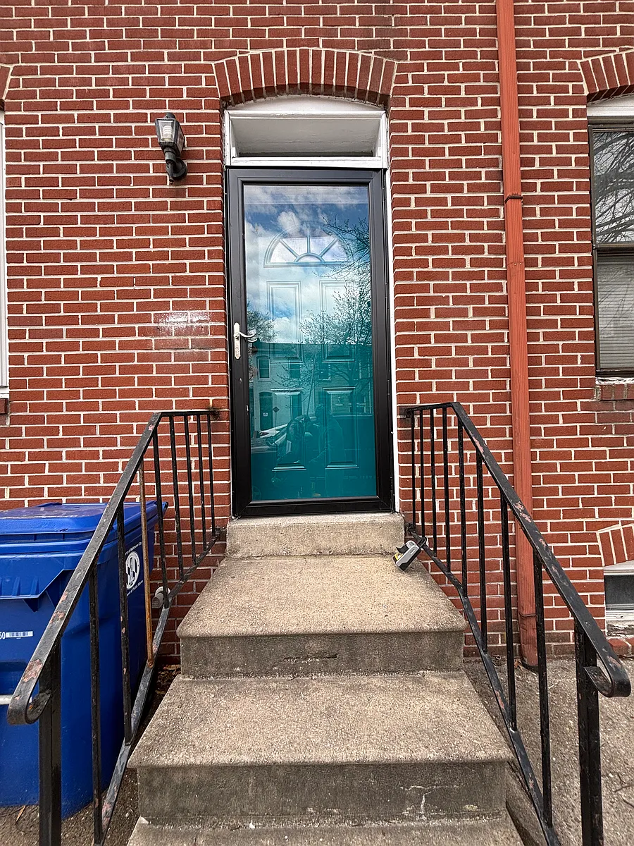 Building Photo - 116 S Schroeder St