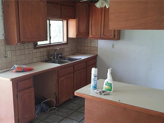 4th image of 501 Denver St