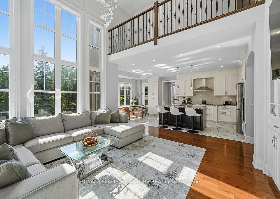 9 William Bowes Blvd