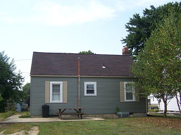 2nd image of 606 N Market St