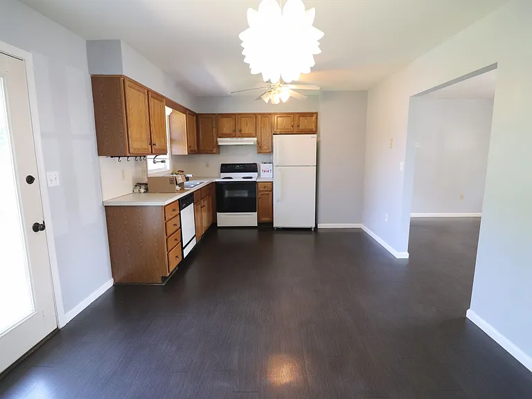10 Spring House Ln — Photo 6