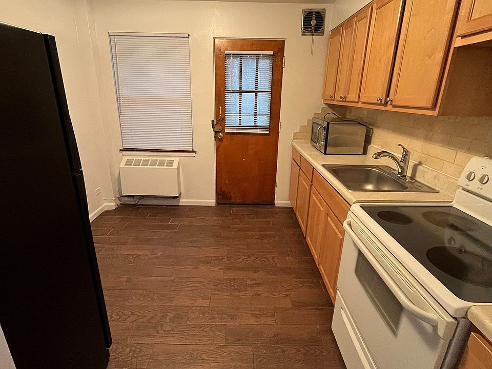 1st image of 2104 W Farragut Ave #2108-F1