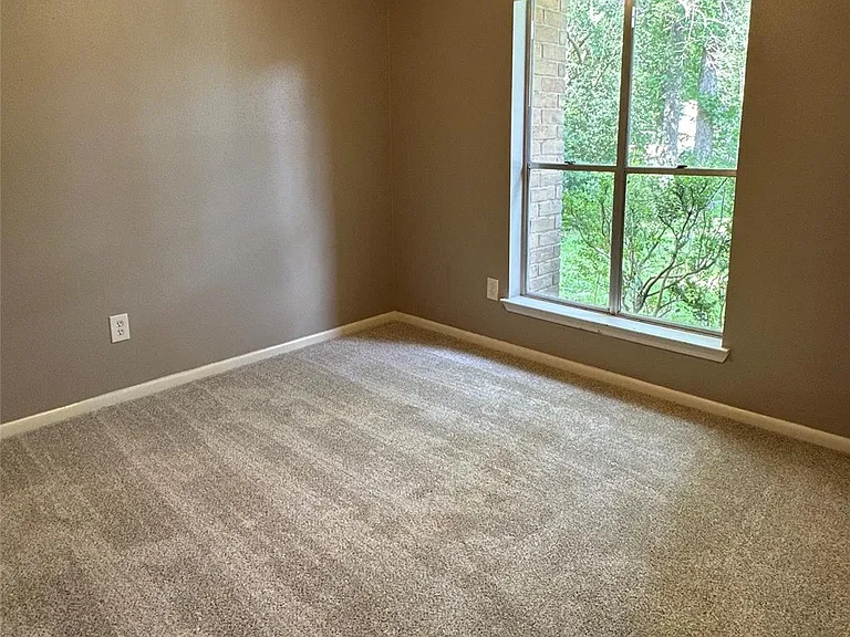 26403 Hunters Hollow Dr — Photo 18
