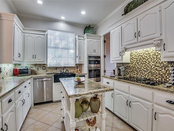 4th image of 5612 Willow Wood Ln