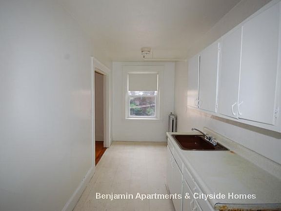2nd image of 89 Washington St #9