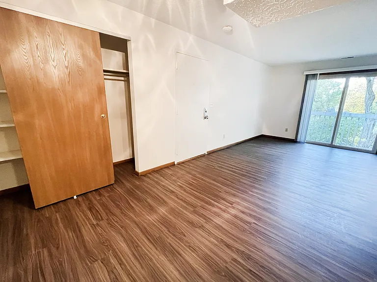 Forest Creek Apartments — Photo 38