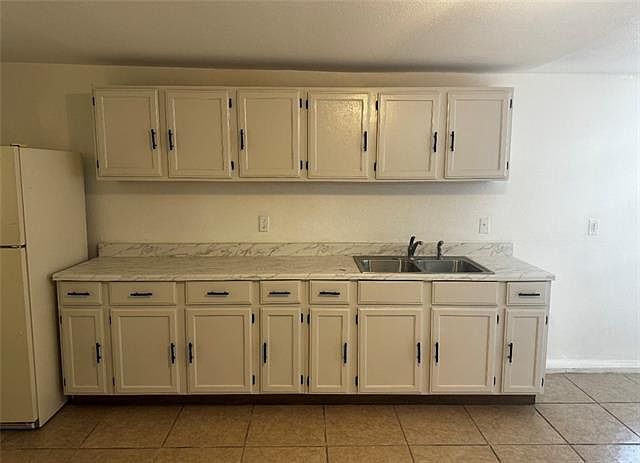 2nd image of 1531 N Miro St APT B