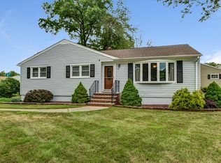 22 Lynn Ter, Whippany, NJ 07981