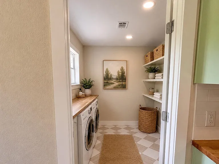 118 Clover St — Photo 14