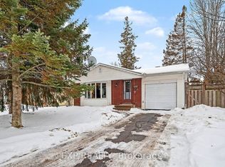 15 Wedgewood Cres, Ottawa, ON K1B4B5