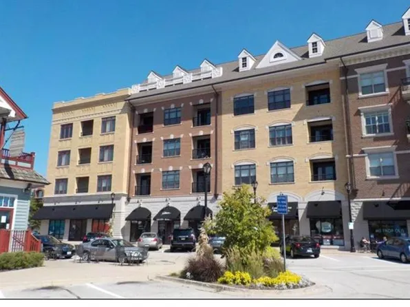 24 W Station St, Palatine, IL 60067