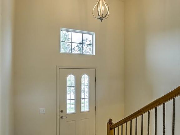 3rd image of 16309 Camden Ave