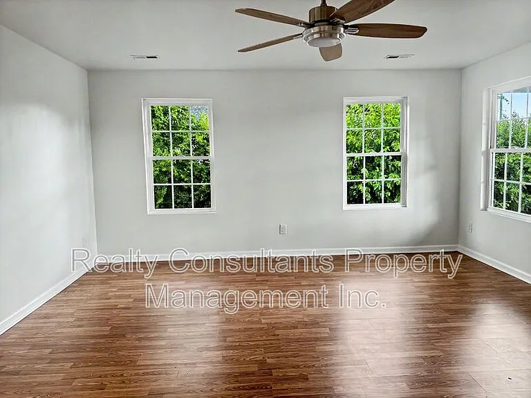 3248 Chandler St — Photo 3