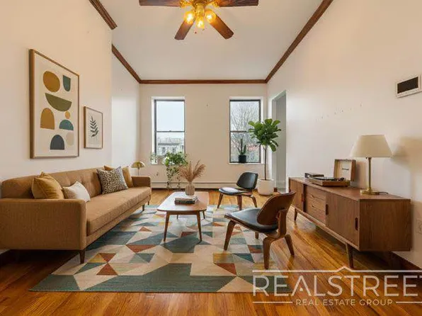 376 Kosciusko Street image 1 of 7