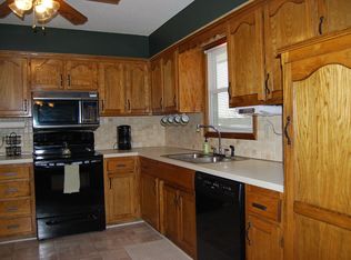 15201 W Ellsworth Ct, Olathe, KS 66062