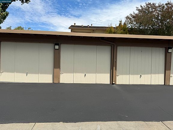 3rd image of 1881 Olmo Way